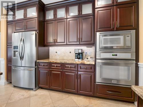 6515 Matchette Road, Lasalle, ON - Indoor Photo Showing Kitchen