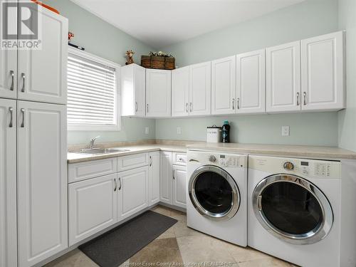 6515 Matchette Road, Lasalle, ON - Indoor Photo Showing Laundry Room