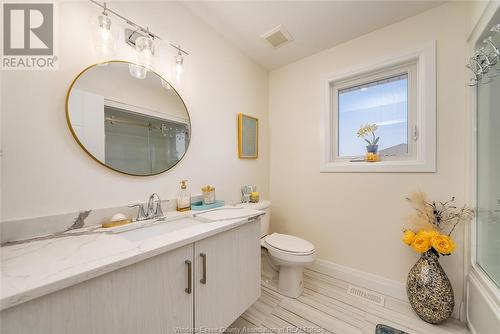 328 Benson Court, Amherstburg, ON - Indoor Photo Showing Bathroom