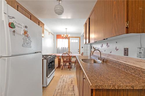 422 Jackson Street W, Hamilton, ON - Indoor Photo Showing Kitchen