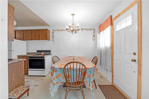 422 Jackson Street W, Hamilton, ON - Indoor Photo Showing Dining Room