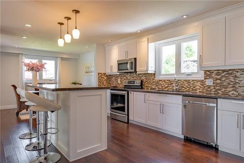 87 Monte Drive, Hamilton, ON - Indoor Photo Showing Kitchen With Stainless Steel Kitchen With Upgraded Kitchen