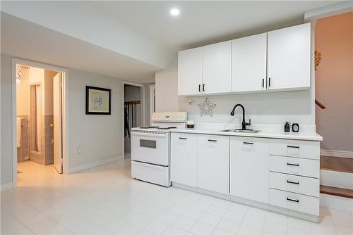 87 Monte Drive, Hamilton, ON - Indoor Photo Showing Kitchen