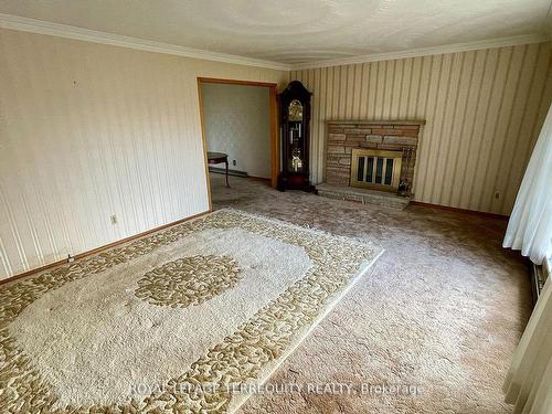 139 Sandwell Dr, Oakville, ON - Indoor Photo Showing Other Room