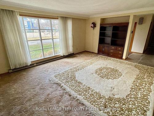 139 Sandwell Dr, Oakville, ON - Indoor Photo Showing Other Room