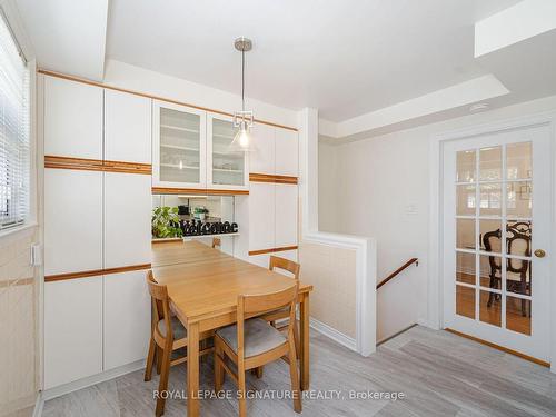 406 Lara Wood, Mississauga, ON - Indoor Photo Showing Dining Room