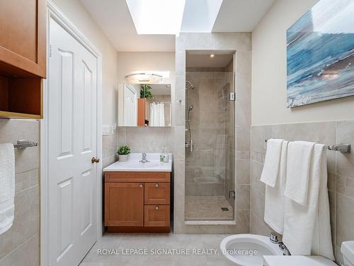 406 Lara Wood, Mississauga, ON - Indoor Photo Showing Bathroom