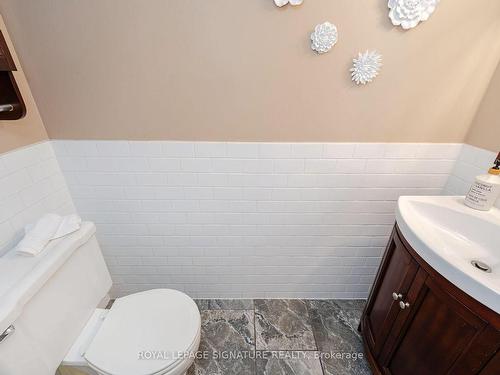 406 Lara Wood, Mississauga, ON - Indoor Photo Showing Bathroom