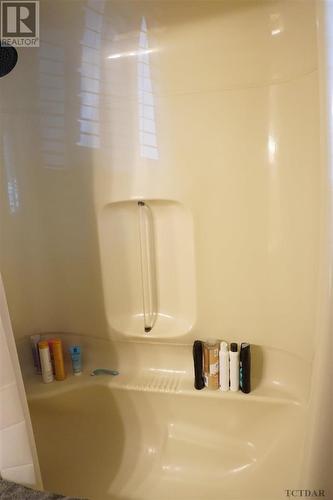 131 Meridian Ave, Temiskaming Shores, ON - Indoor Photo Showing Bathroom