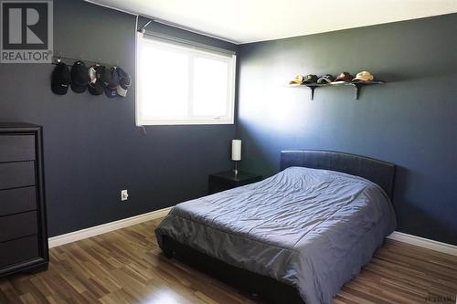 131 Meridian Ave, Temiskaming Shores, ON - Indoor Photo Showing Bedroom
