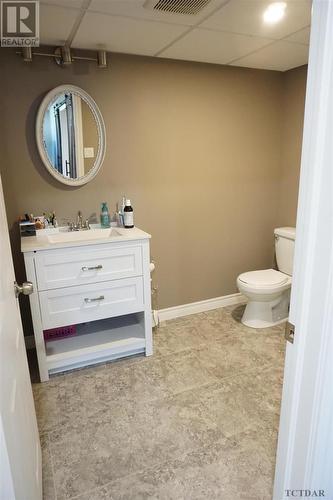 131 Meridian Ave, Temiskaming Shores, ON - Indoor Photo Showing Bathroom