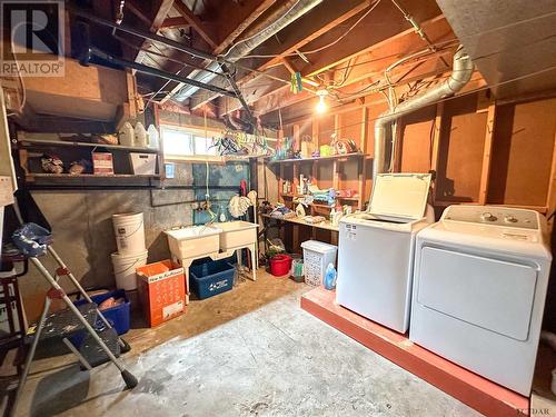 105 Anson Dr, Iroquois Falls, ON - Indoor Photo Showing Laundry Room