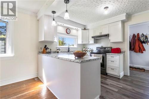 6 Dundas, Saint-Antoine, NB - Indoor Photo Showing Kitchen