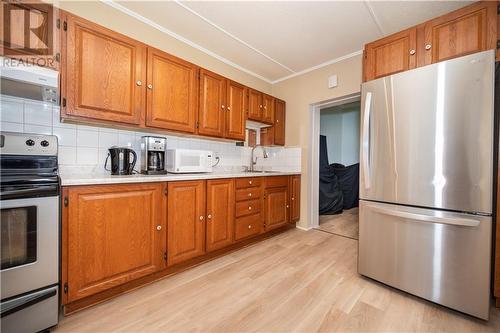 267 Cecelia Street, Pembroke, ON - Indoor Photo Showing Kitchen