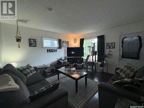 1662 102Nd Street, North Battleford, SK - Indoor Photo Showing Living Room