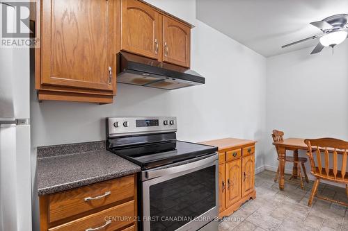 304 - 3355 Sandwich Street, Windsor, ON - Indoor Photo Showing Kitchen