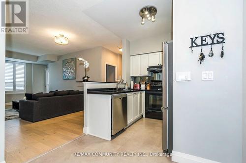 718 - 16 Dallimore Circle, Toronto, ON - Indoor Photo Showing Other Room