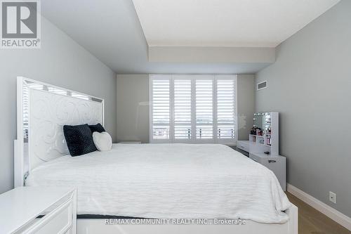 718 - 16 Dallimore Circle, Toronto, ON - Indoor Photo Showing Bedroom