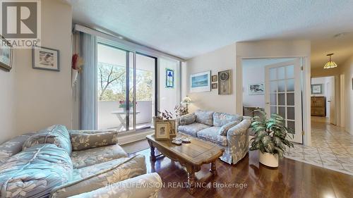 301 - 10 Muirhead Road, Toronto, ON - Indoor Photo Showing Living Room
