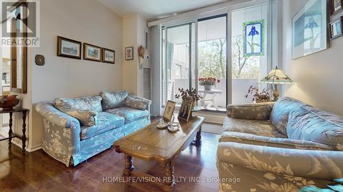 301 - 10 Muirhead Road, Toronto, ON - Indoor Photo Showing Living Room