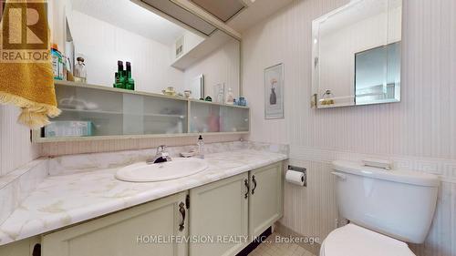 301 - 10 Muirhead Road, Toronto (Pleasant View), ON - Indoor Photo Showing Bathroom