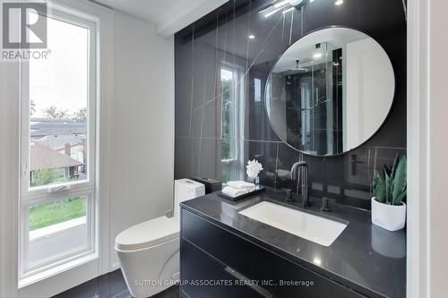 91 Alameda Avenue, Toronto, ON - Indoor Photo Showing Bathroom