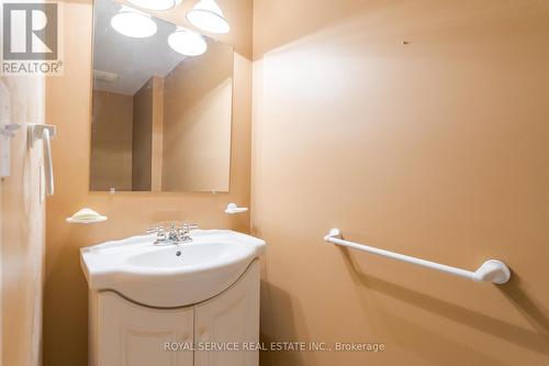 203 - 245 Elgin Street W, Cobourg, ON - Indoor Photo Showing Bathroom