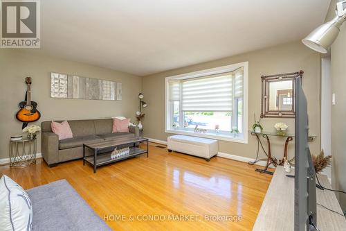 2155 Kipling Avenue, Toronto, ON - Indoor Photo Showing Living Room