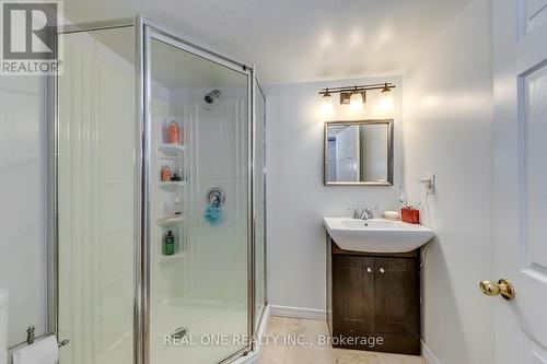 27 Arkendo Drive, Oakville, ON - Indoor Photo Showing Bathroom