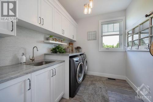 295 Upper Dwyer Hill Road, Ottawa, ON - Indoor Photo Showing Laundry Room