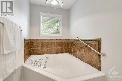 902 Morris Street, Rockland, ON - Indoor Photo Showing Bathroom