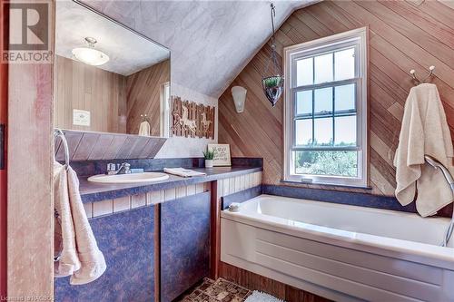 851 East Road, Northern Bruce Peninsula, ON - Indoor Photo Showing Bathroom