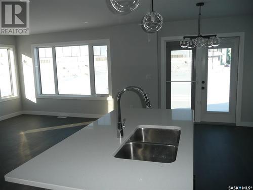 318 Pepper Place, Saskatoon, SK - Indoor Photo Showing Kitchen With Double Sink