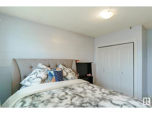 10856 97 St Nw, Edmonton, AB - Indoor Photo Showing Bedroom