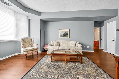 180 Limeridge Road W|Unit #103, Hamilton, ON - Indoor Photo Showing Living Room