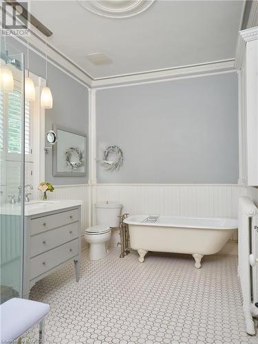 932 3Rd Avenue W, Owen Sound, ON - Indoor Photo Showing Laundry Room