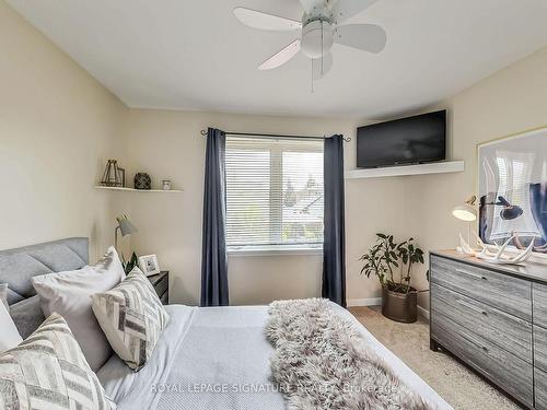 1258 Canvey Cres, Mississauga, ON - Indoor Photo Showing Bedroom