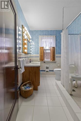 21 Waterford Bridge Road, St.John'S, NL - Indoor Photo Showing Bathroom