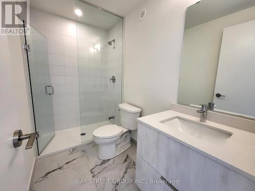 1003 - 14 David Eyer Road, Richmond Hill, ON - Indoor Photo Showing Bathroom