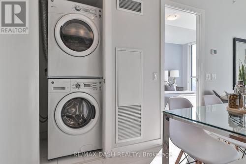 4303 - 2220 Lakeshore Boulevard W, Toronto, ON - Indoor Photo Showing Laundry Room