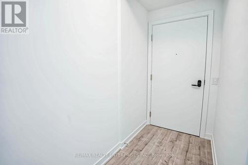 805 - 220 Missinnihe Way, Mississauga, ON - Indoor Photo Showing Other Room