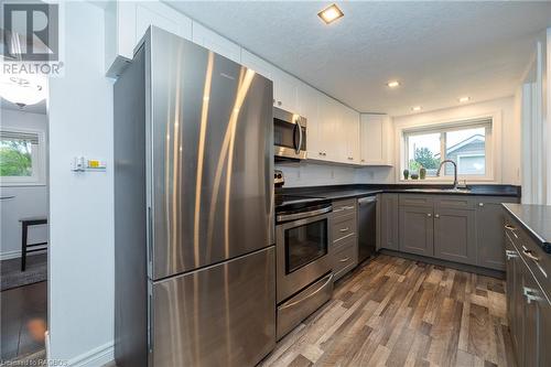 820 20Th Street E, Owen Sound, ON - Indoor Photo Showing Kitchen