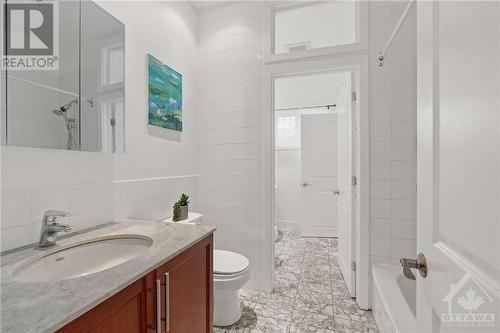 1481 Orchard Avenue, Ottawa, ON - Indoor Photo Showing Bathroom