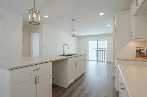 26 Gullane Street, Niverville, MB - Indoor Photo Showing Kitchen