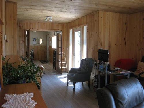 87 Shortreed Road, Fort Frances, ON - Indoor Photo Showing Living Room