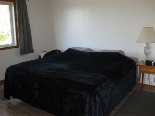 87 Shortreed Road, Fort Frances, ON - Indoor Photo Showing Bedroom