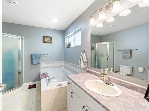 1050 Mclaughlin Pl, Qualicum Beach, BC - Indoor Photo Showing Bathroom