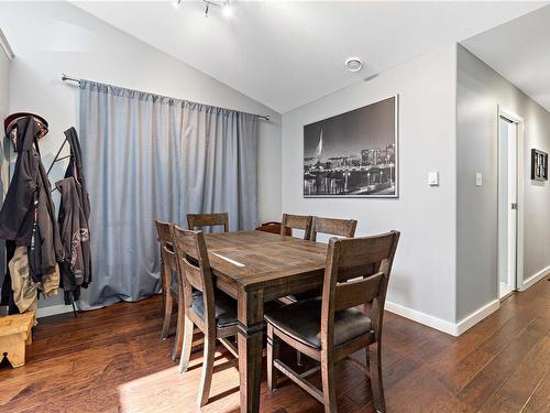 1050 Mclaughlin Pl, Qualicum Beach, BC - Indoor Photo Showing Dining Room