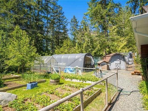 1050 Mclaughlin Pl, Qualicum Beach, BC - Outdoor