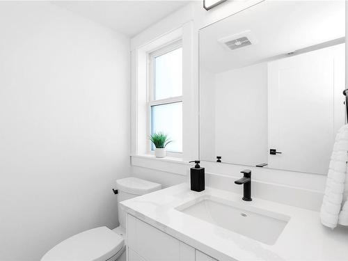 104-340 2Nd Ave, Ladysmith, BC - Indoor Photo Showing Bathroom